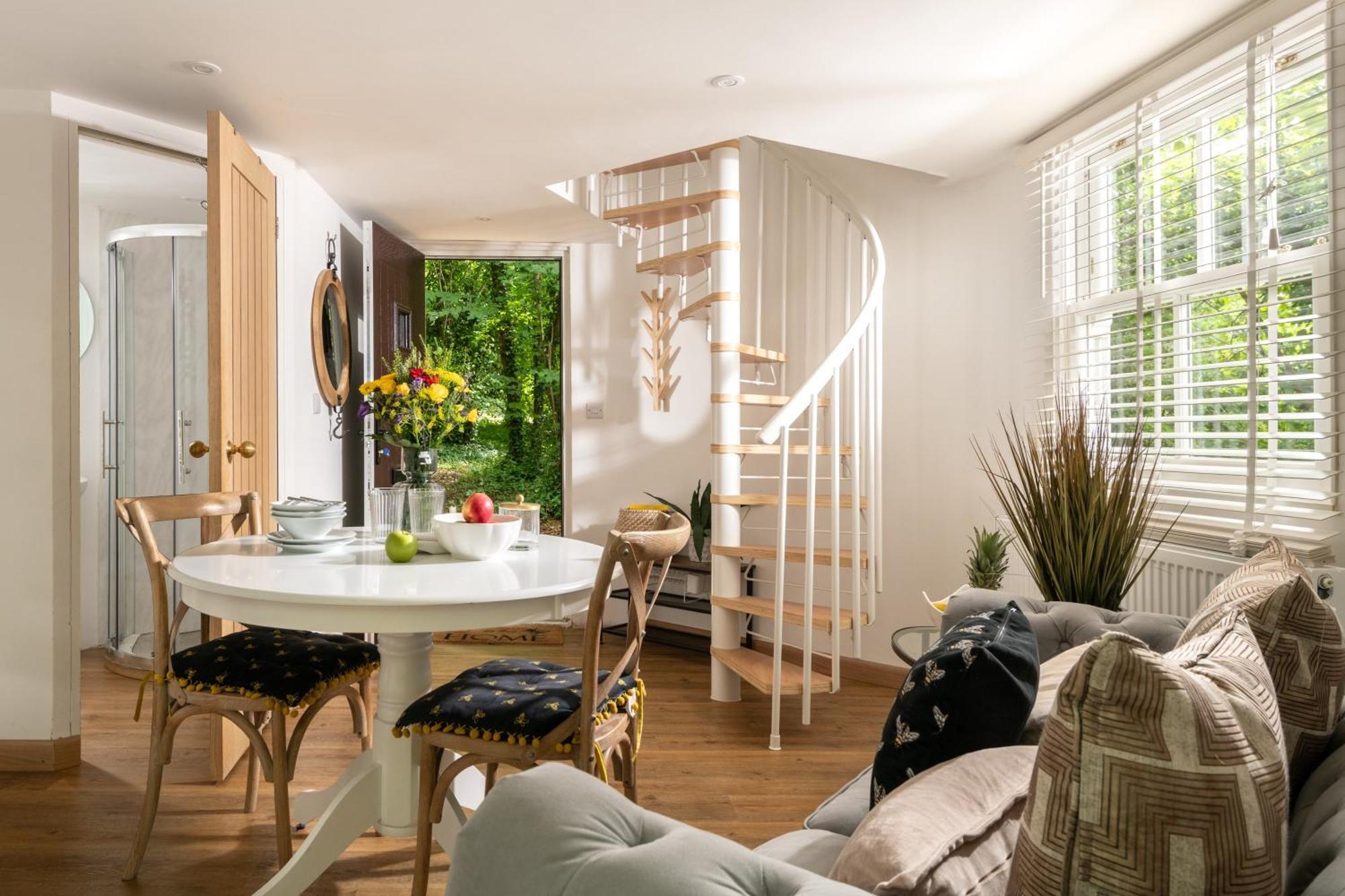 Вілла Honeycombe - Treehouse In The Heart Of Dorset Бландфорд-Форум Екстер'єр фото