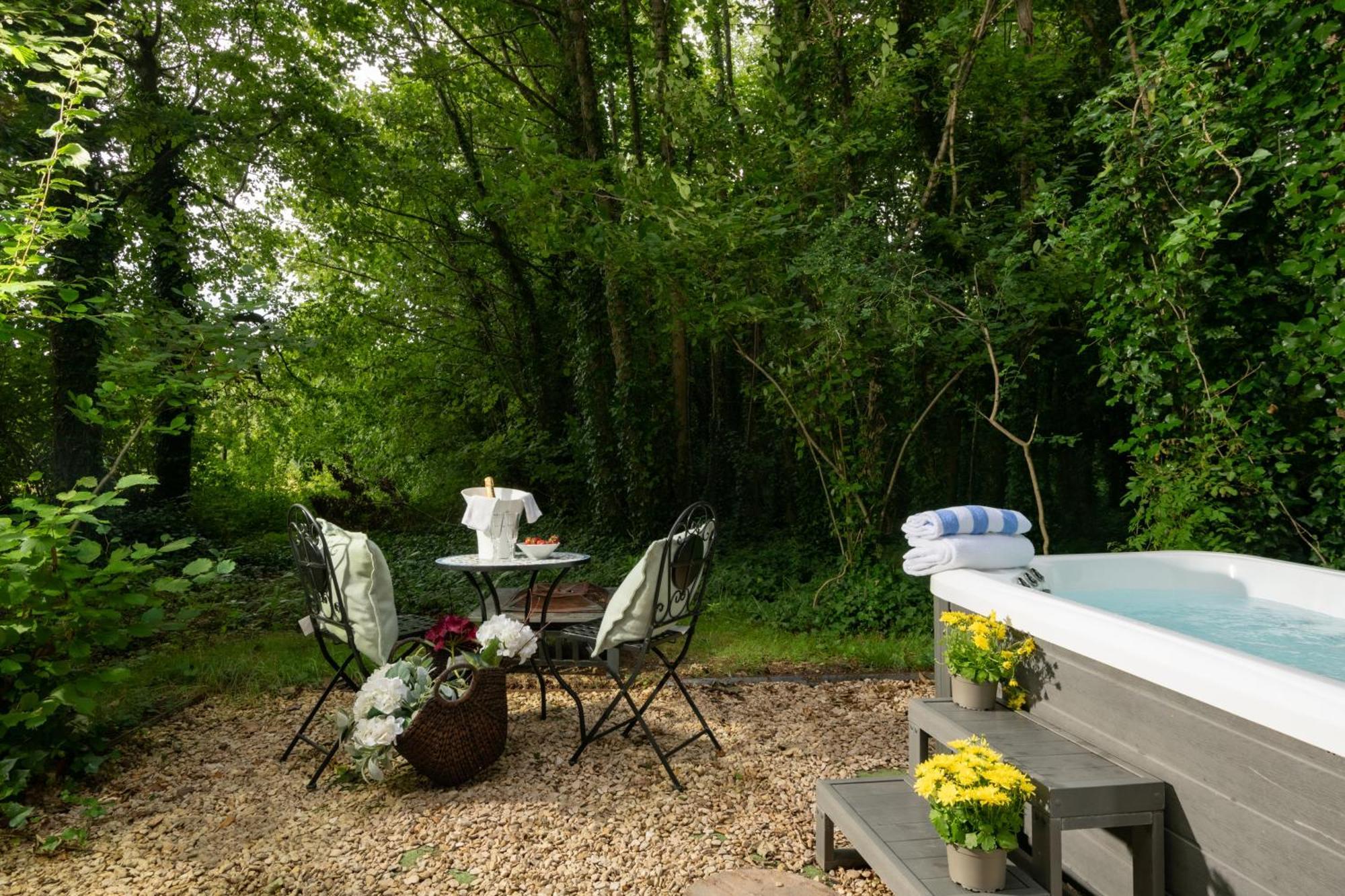Вілла Honeycombe - Treehouse In The Heart Of Dorset Бландфорд-Форум Екстер'єр фото